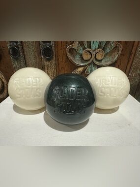 rare Disney Trader Sam's Grog Grotto black and white pearl polynesian cups
